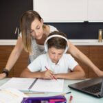 Zalety i wady edukacji domowej dla dzieci szkolnych