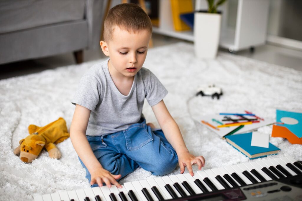 W jakim wieku zacząć naukę gry na pianinie u dzieci?