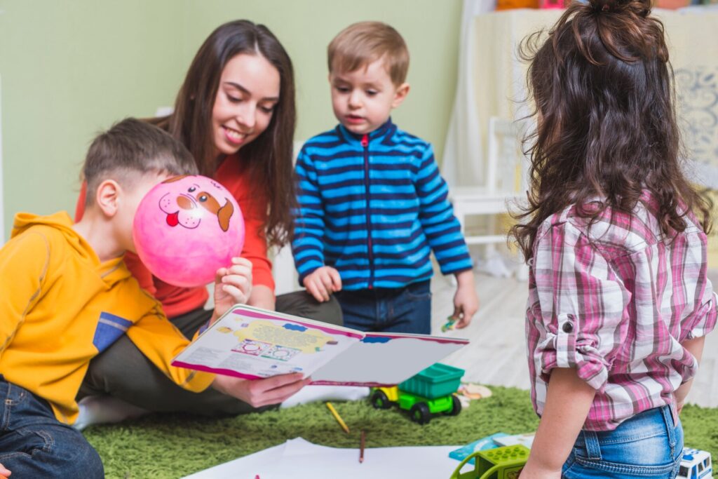 Pomoce edukacyjne do domu - jak pomóc dziecku w nauce?