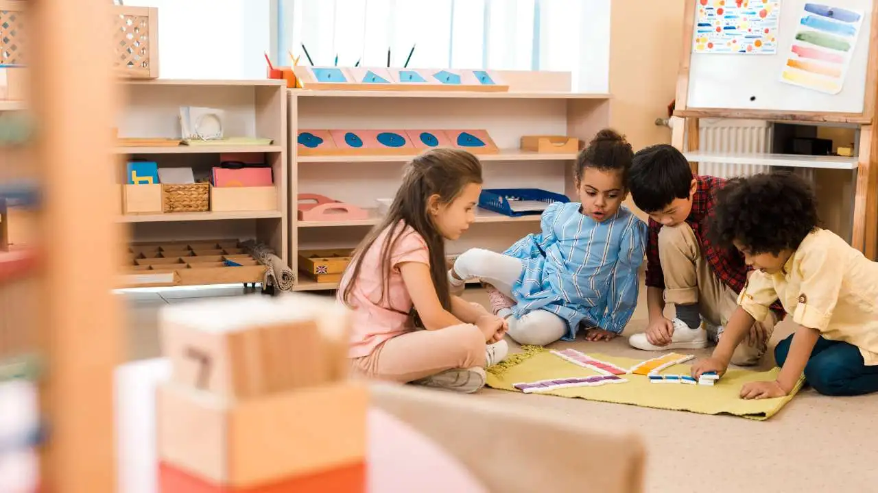 Co to jest edukacja Montessori i kiedy warto ją wybrać dla dziecka?