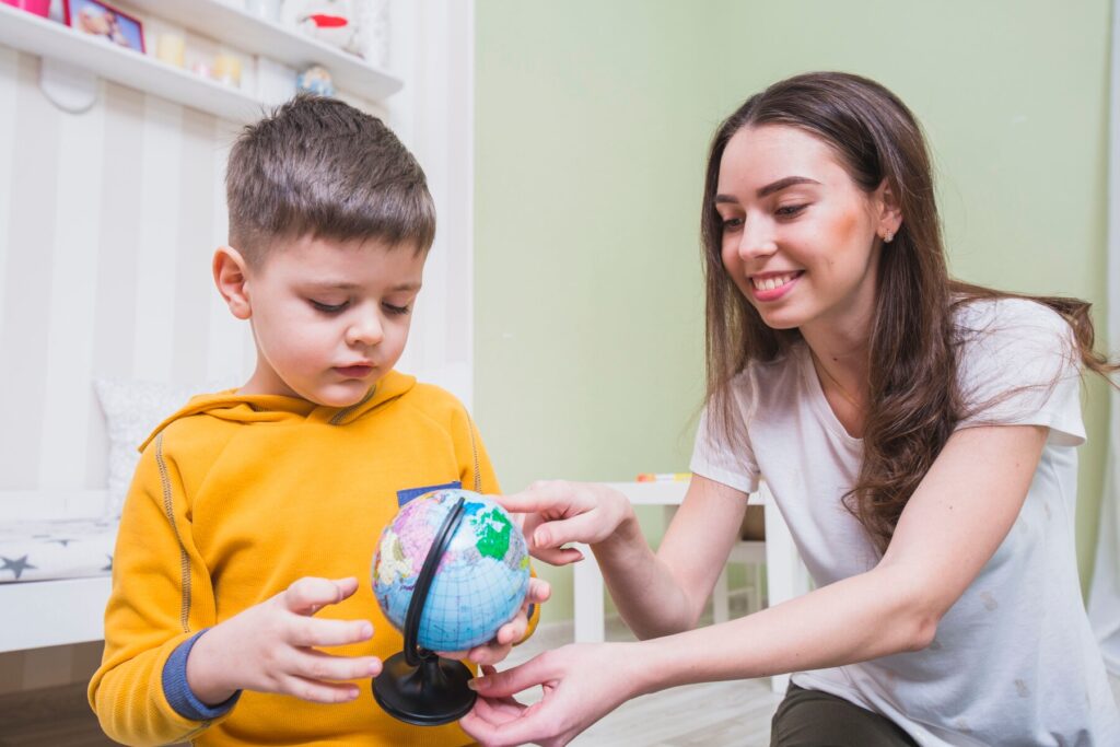 Pomoce edukacyjne do domu - jak pomóc dziecku w nauce?