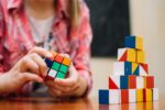 Kostka rubika jako zabawka rozwijająca dzieci