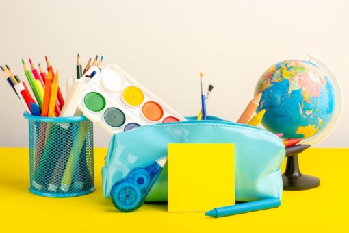 Pomoce edukacyjne do domu - jak pomóc dziecku w nauce?